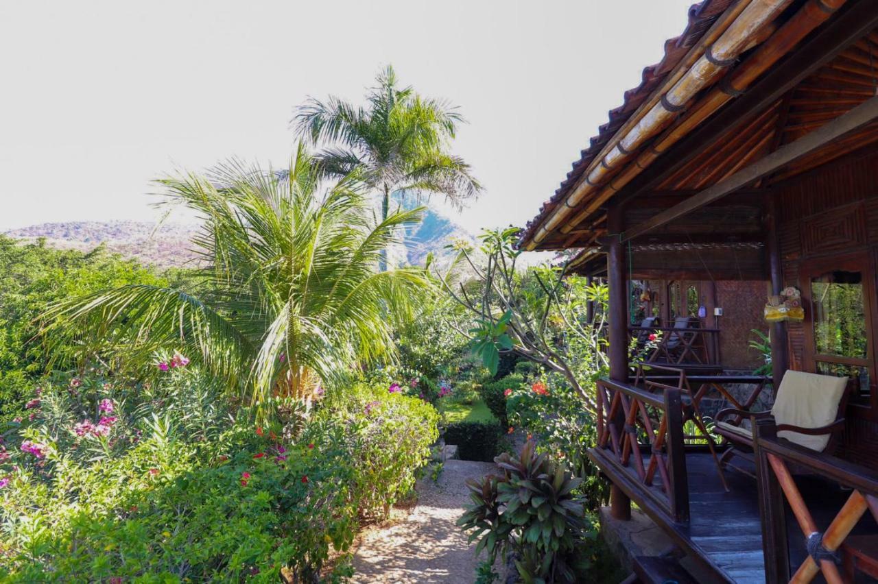 Eka Purnama Cottages Амед Экстерьер фото